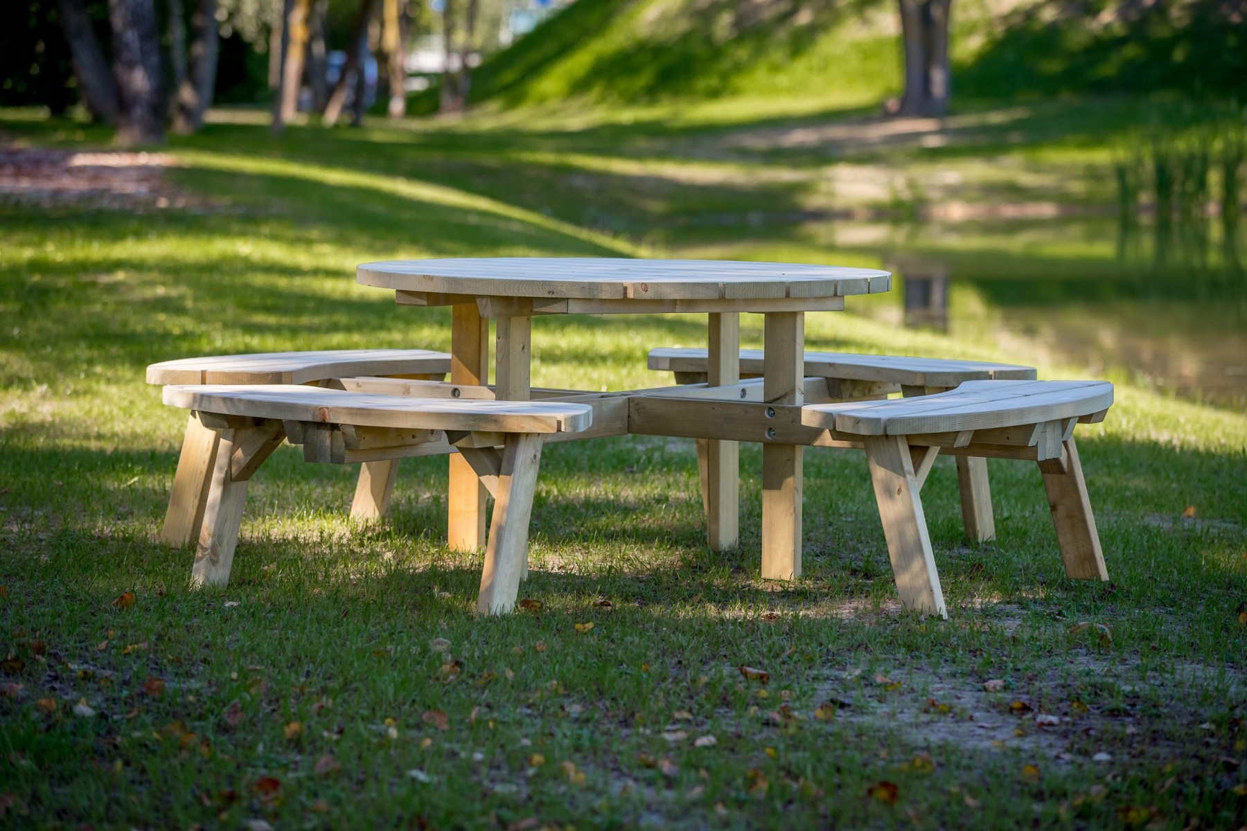 Dārza galds Timber Dream, Ø 128 cm, augstums 72 cm, koks