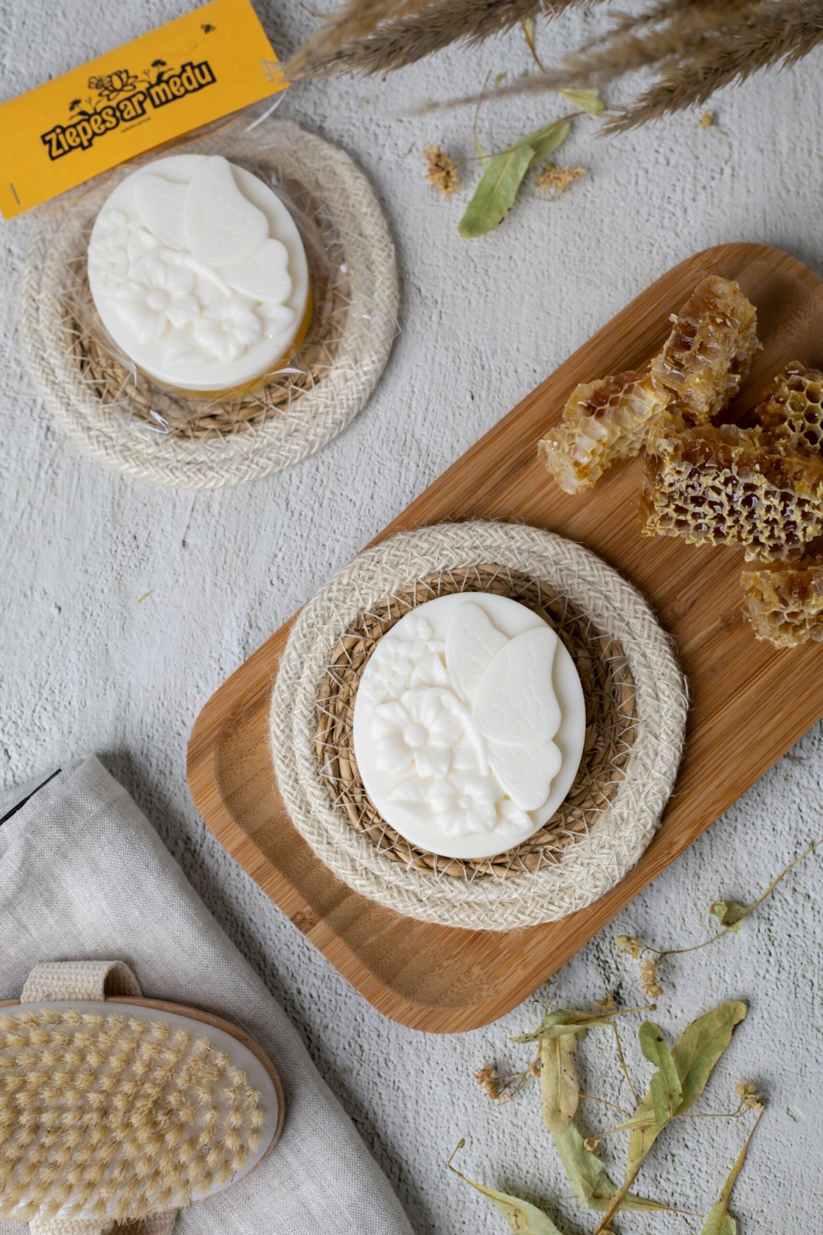 Cietās ziepes Ādažu medus, ziedu aromāts, 90 g