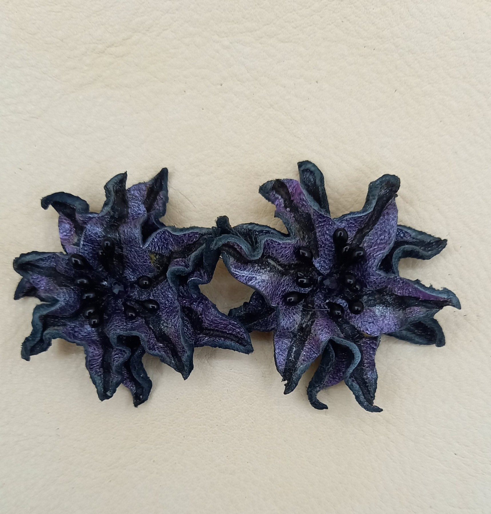 Auskari Ādas Bode, āda, violetā, melnā krāsā