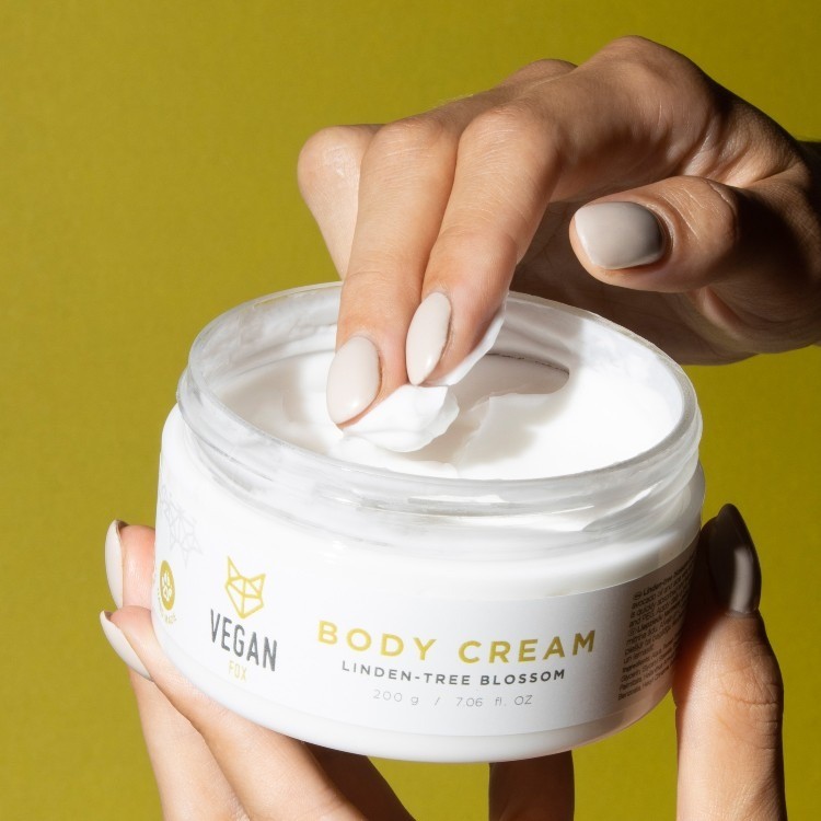 Ķermeņa krēms Vegan Fox, ziedu aromāts