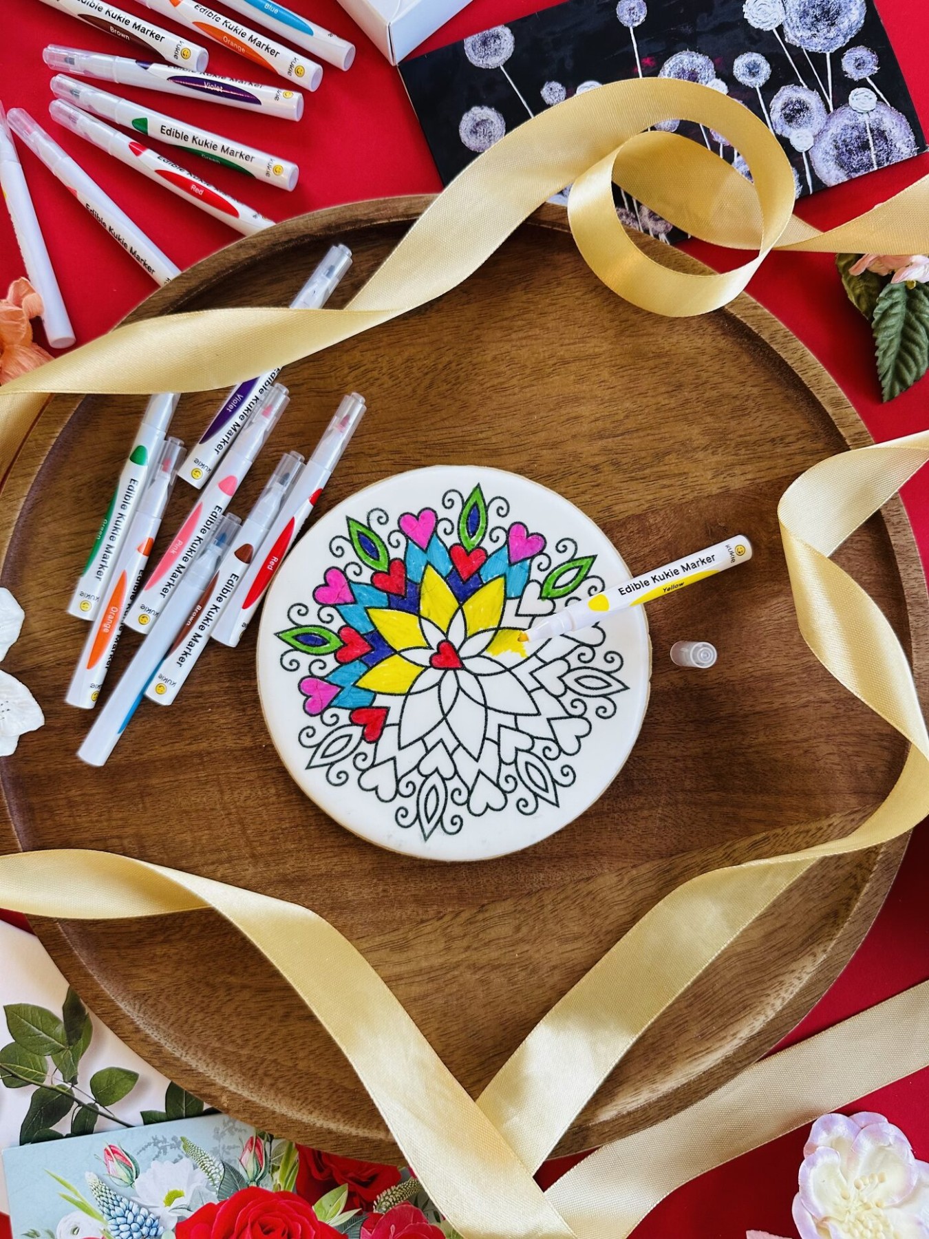 Cepumi Kukie, izkrāso un apēd "Lielā sirsniņ-mandala"