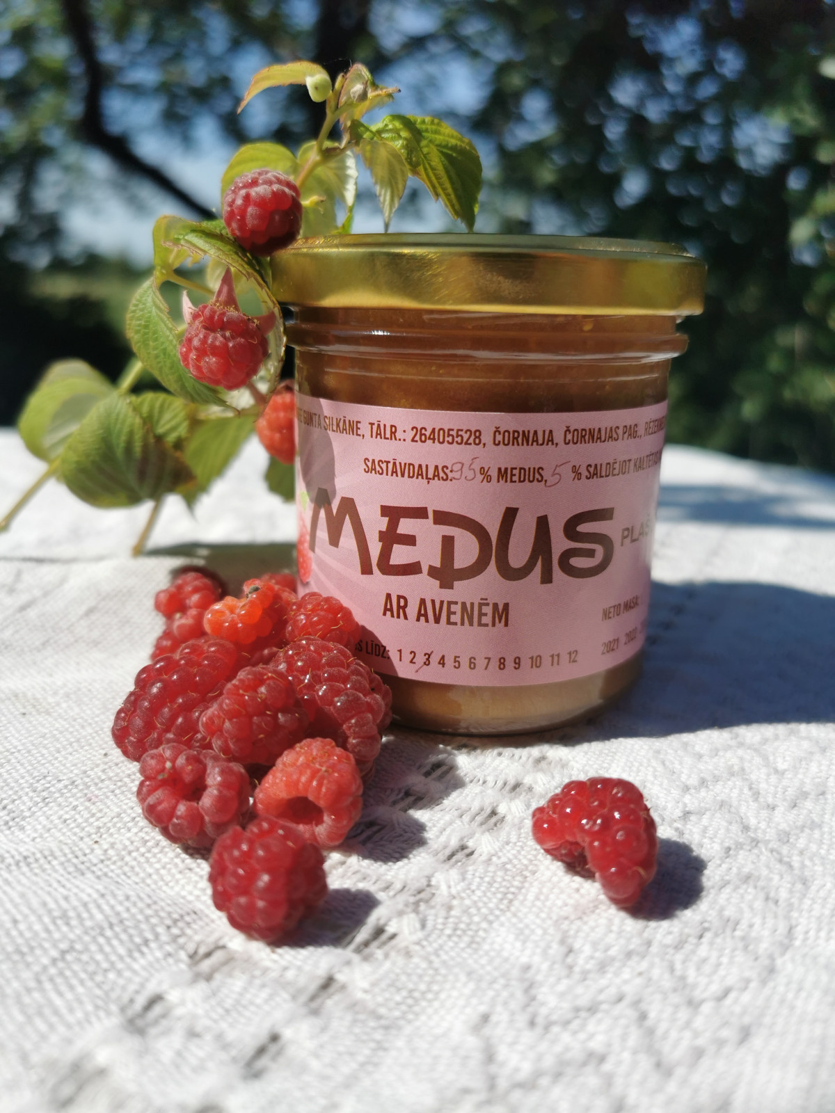 Medus ar piedevām Plašumi, 180 g
