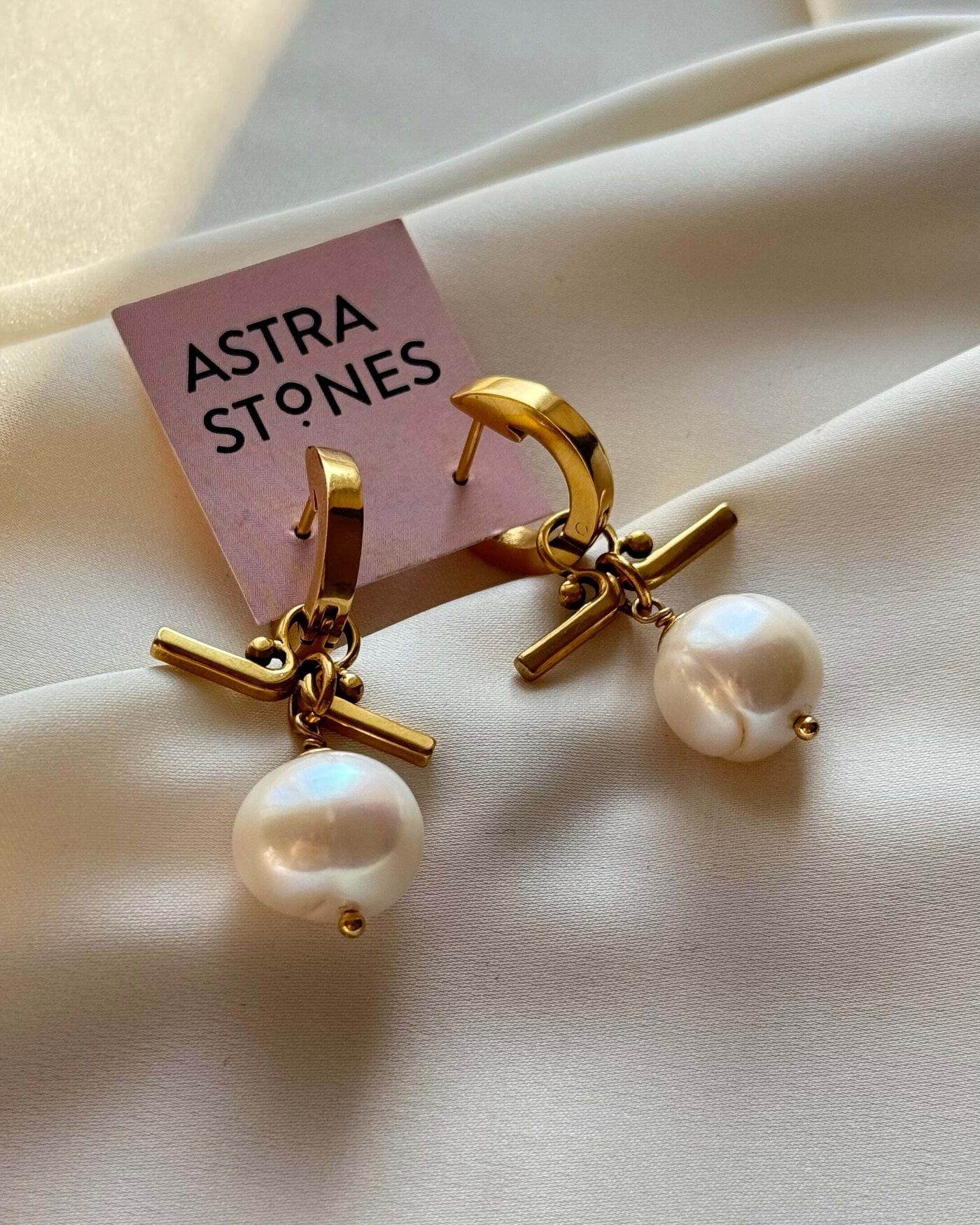 Auskari Astra Stones, ar pērli, baltā, zelta krāsā