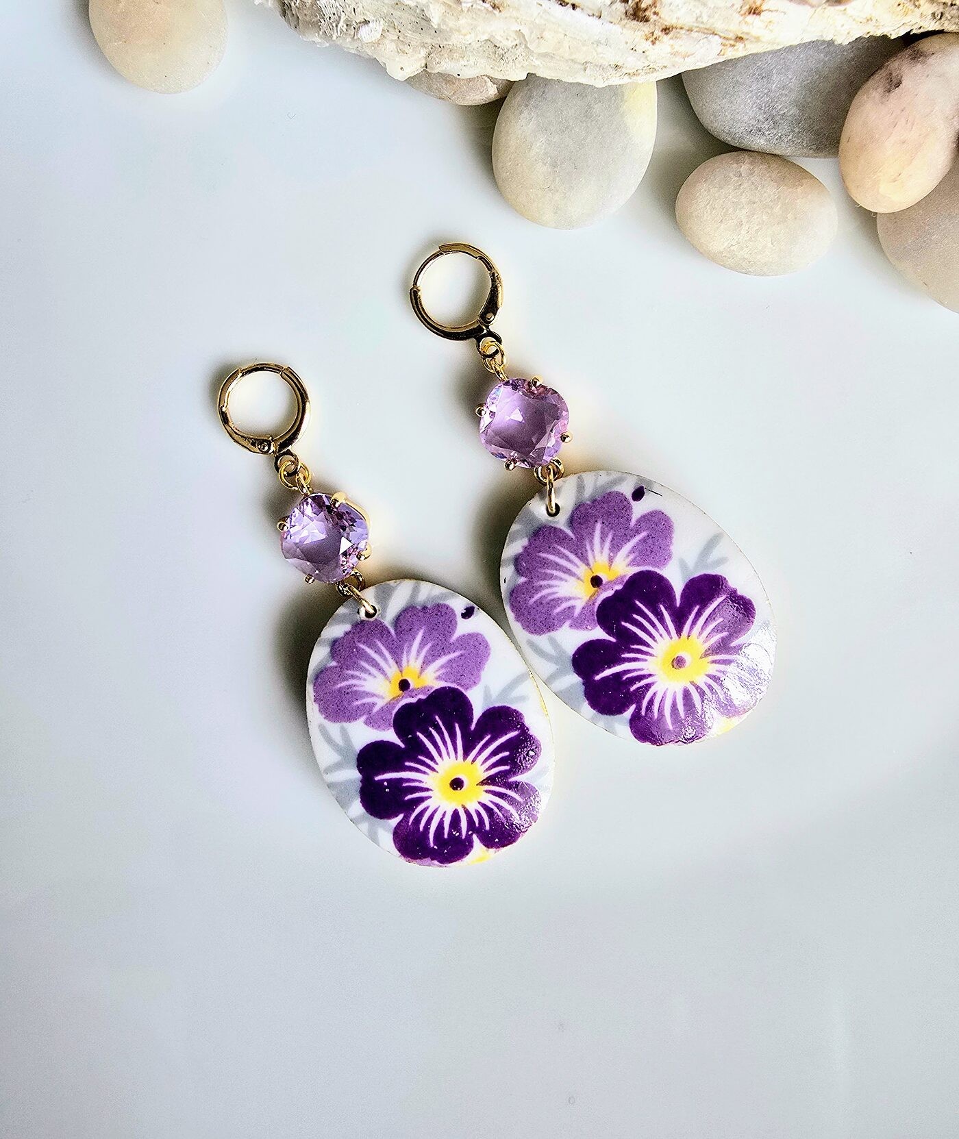 Auskari Lapiņas rotas, violetā, baltā krāsā