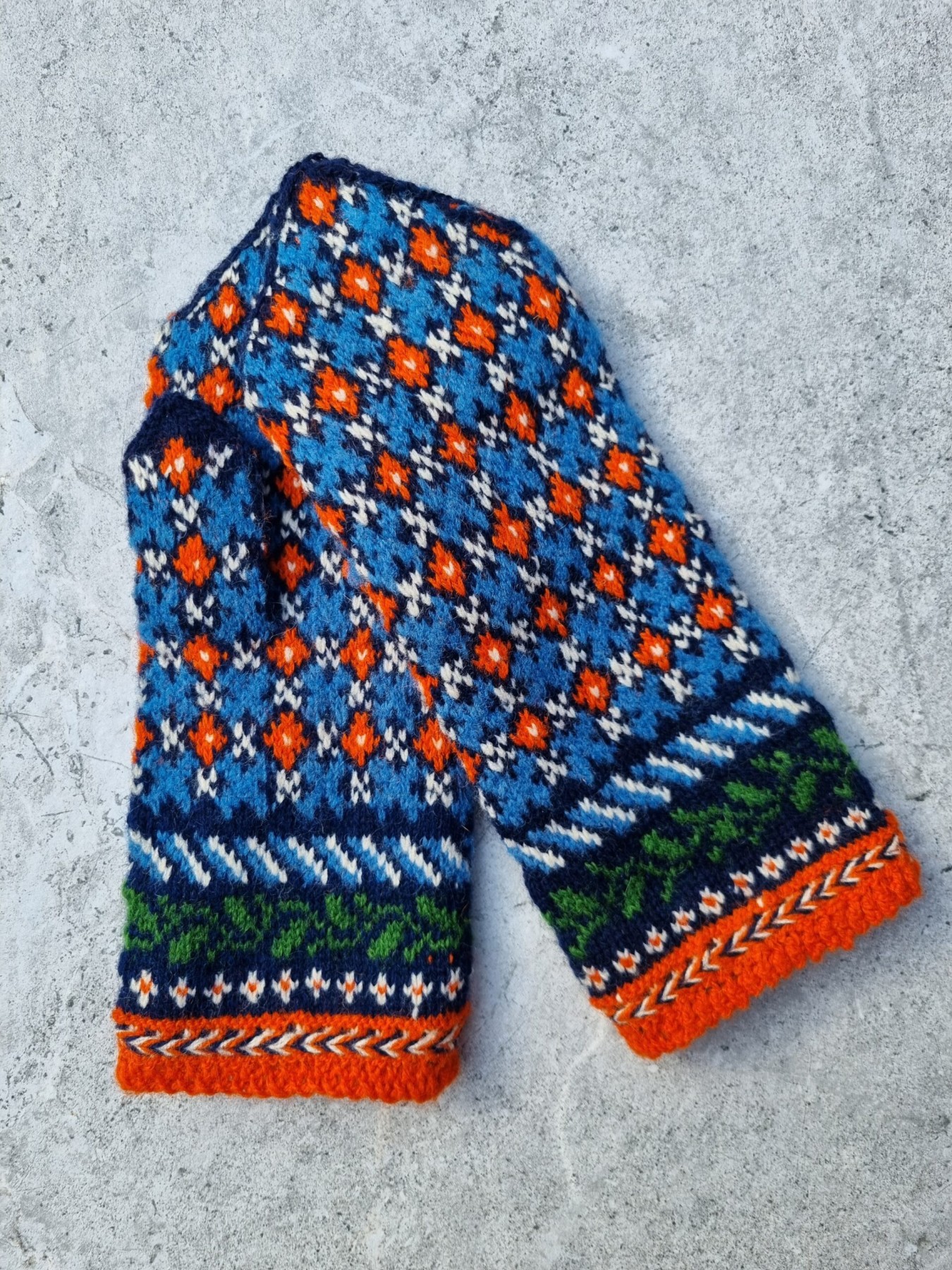 Vīriešu cimdi Tīnes, zilā, oranžā, zaļā krāsā