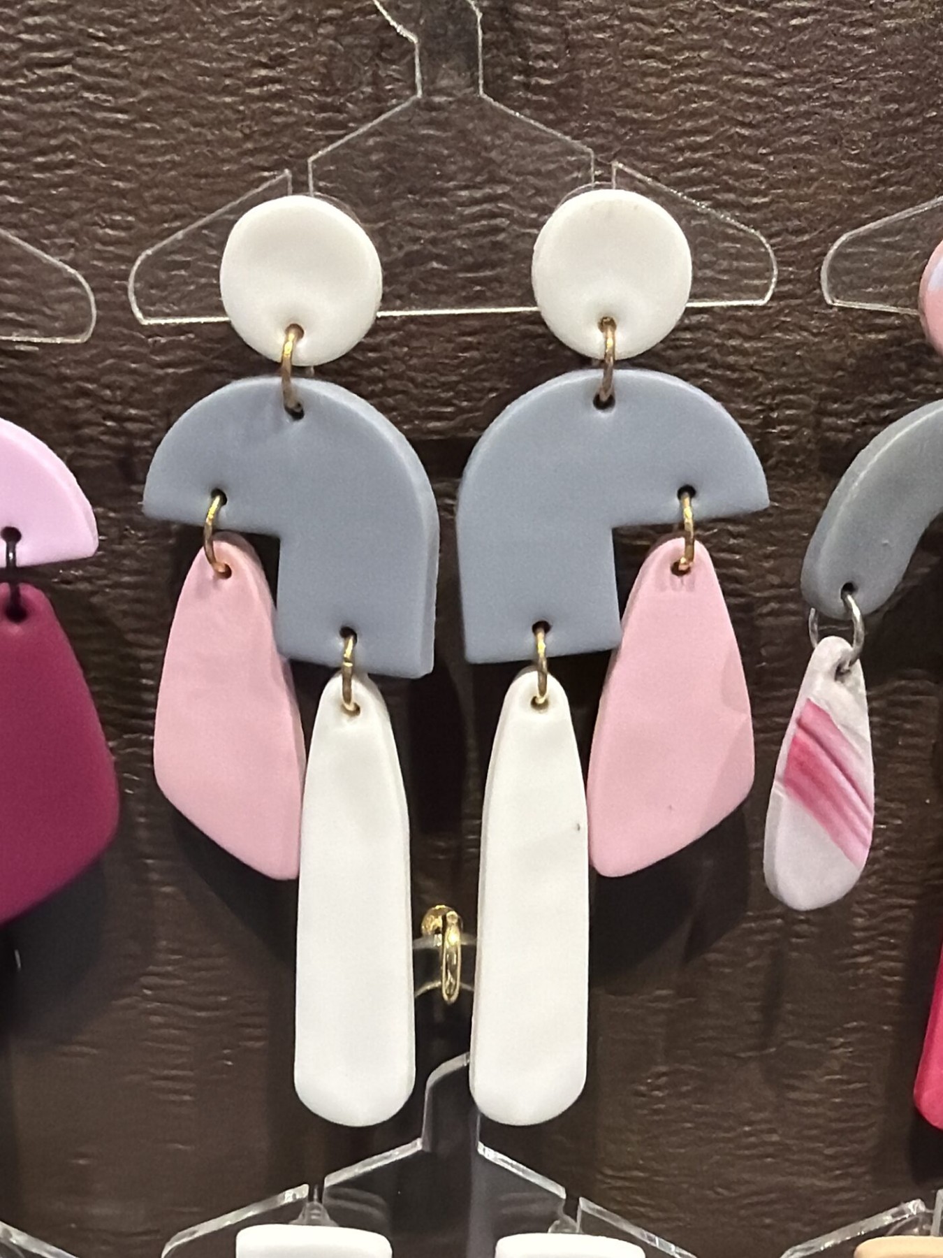 Auskari Izzi Gizzi Clay, baltā, pelēkā, rozā krāsā